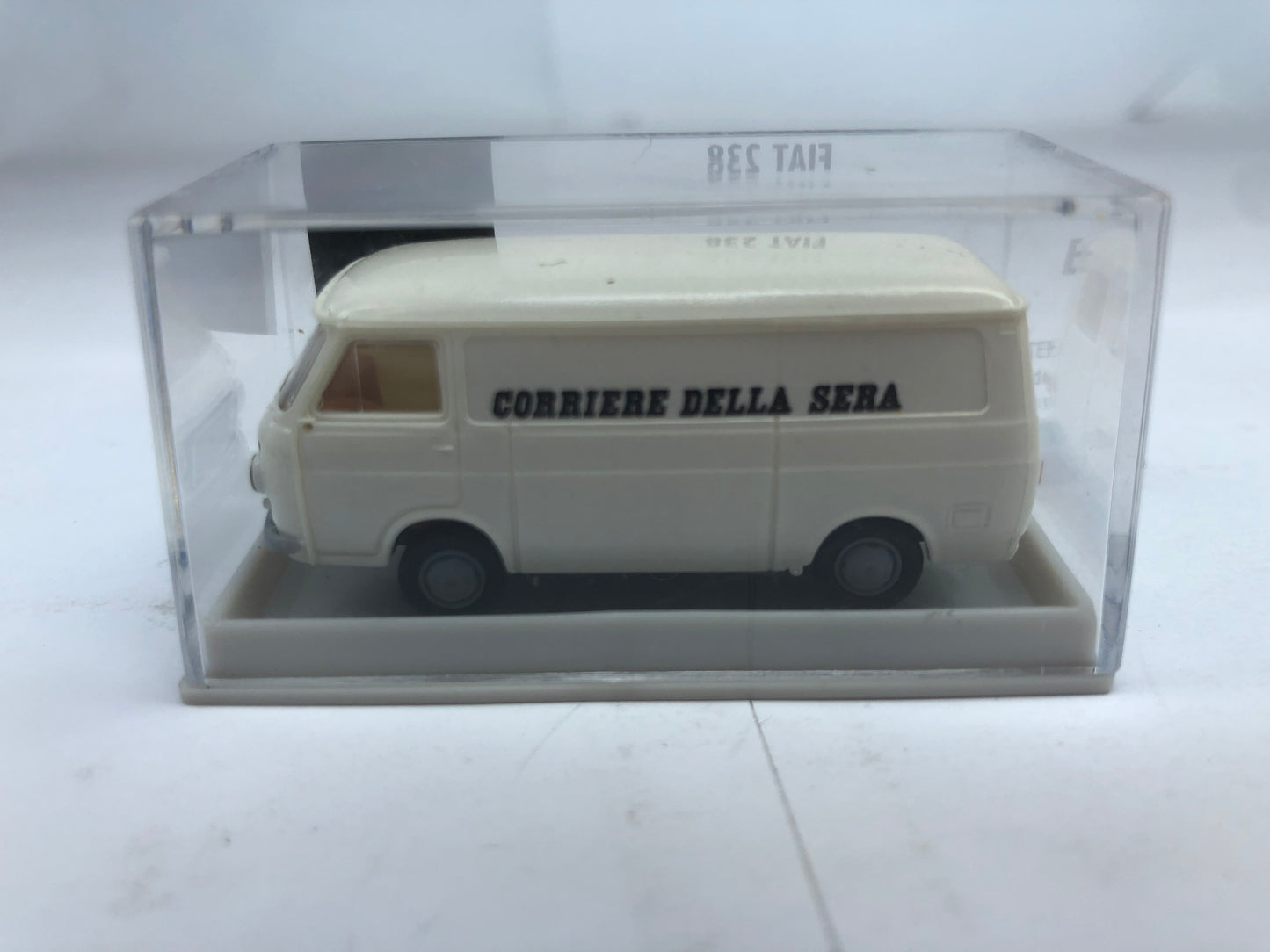 BREKINA FIAT 238 " CORRIERE DELLA SERA "