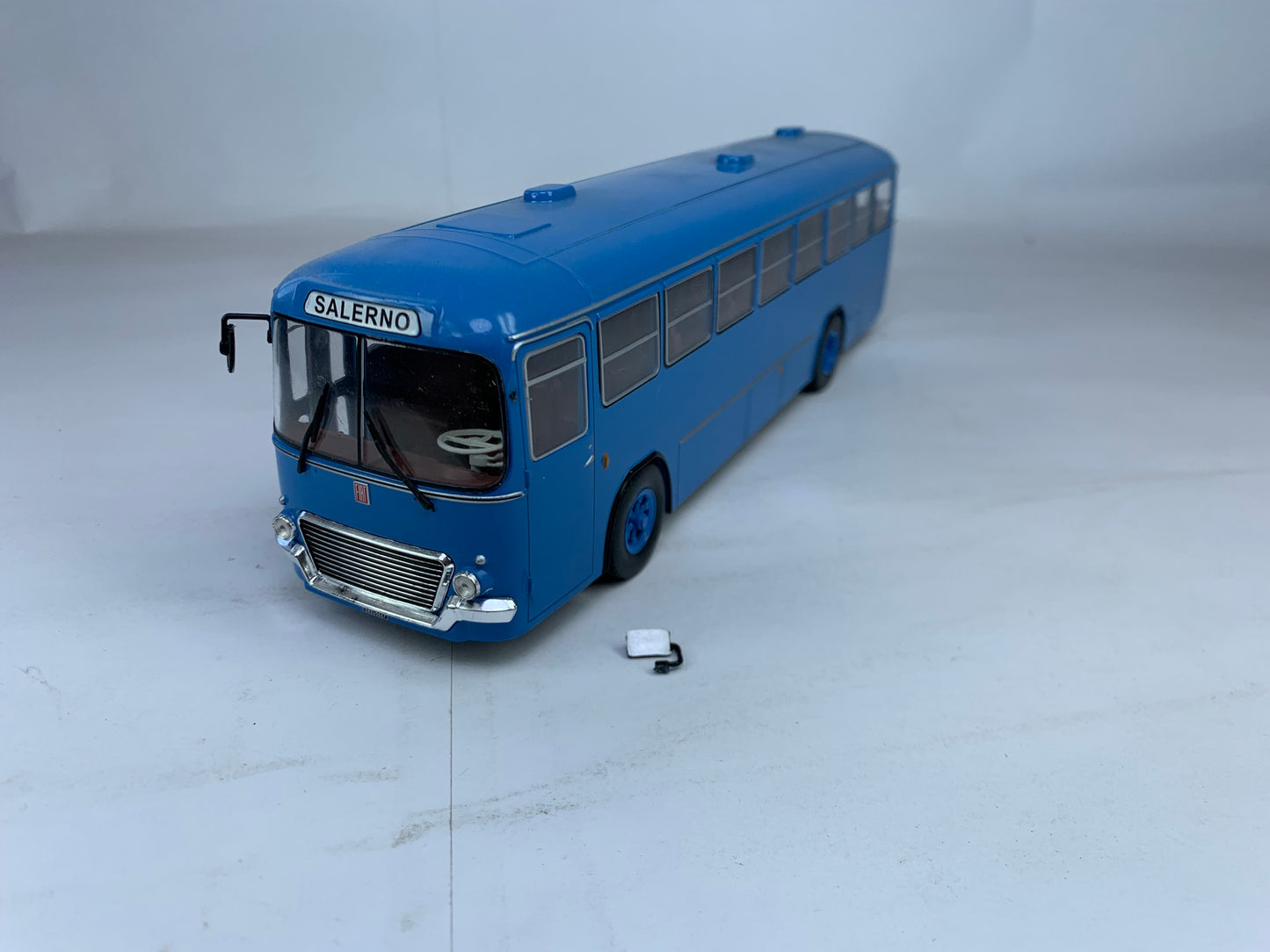 AUTOBUS FIAT 306/2 ( SCALA 1:43 )