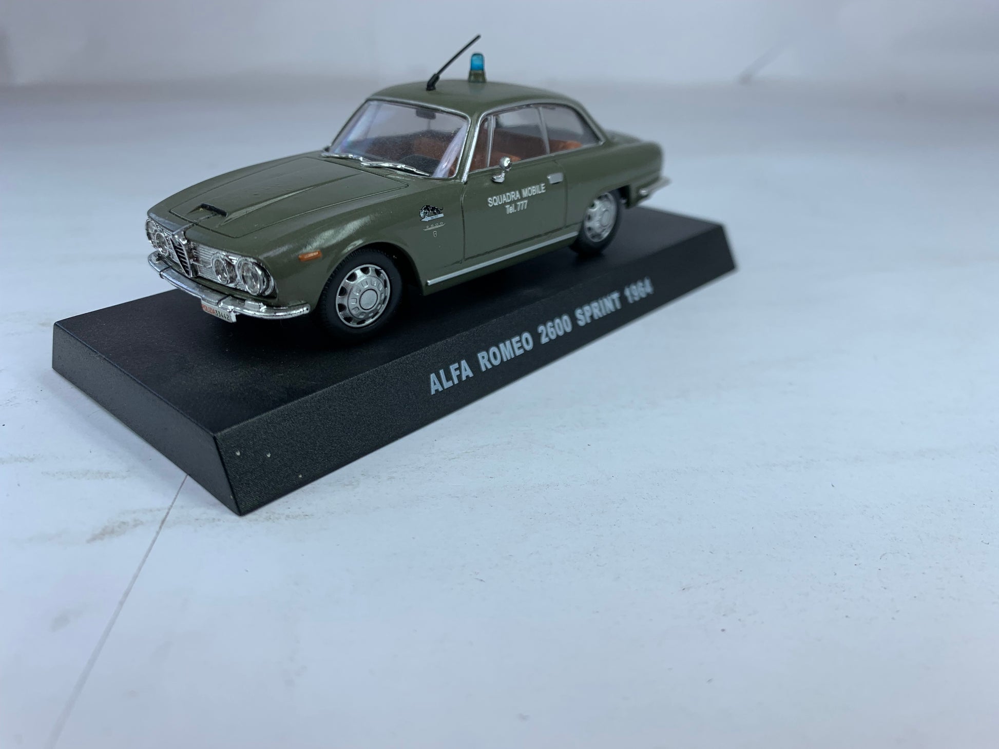 ALFA ROMEO 2000 Sprint Street 1960 BANG 1/43 EUR 22,00 - FR ALFA ROMEO 2000 Sprint Street 1960 BANG 1/43 EUR 22,00 - FR