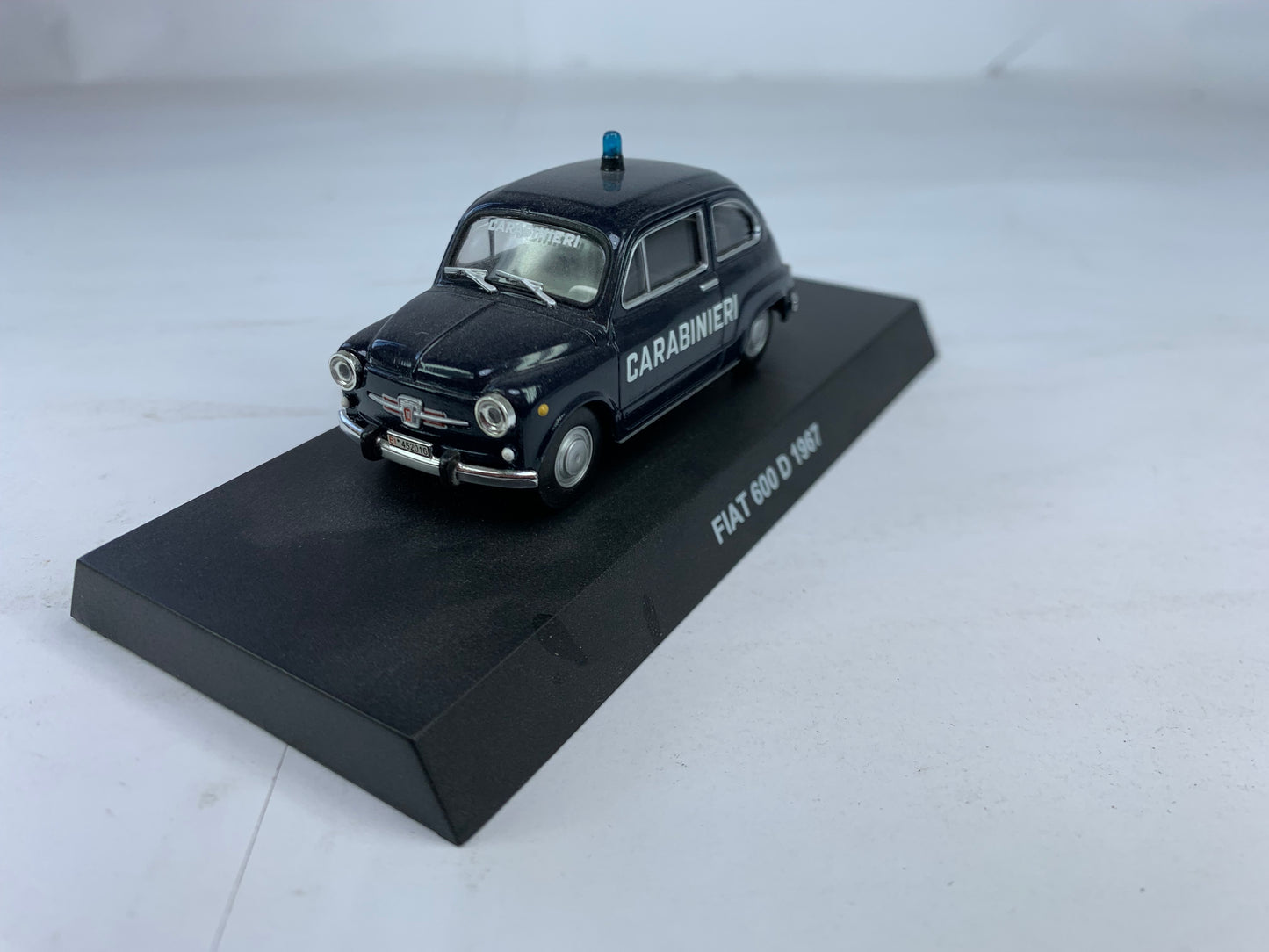 FIAT 600/D CARABINIERI ( SCALA 1:43 )