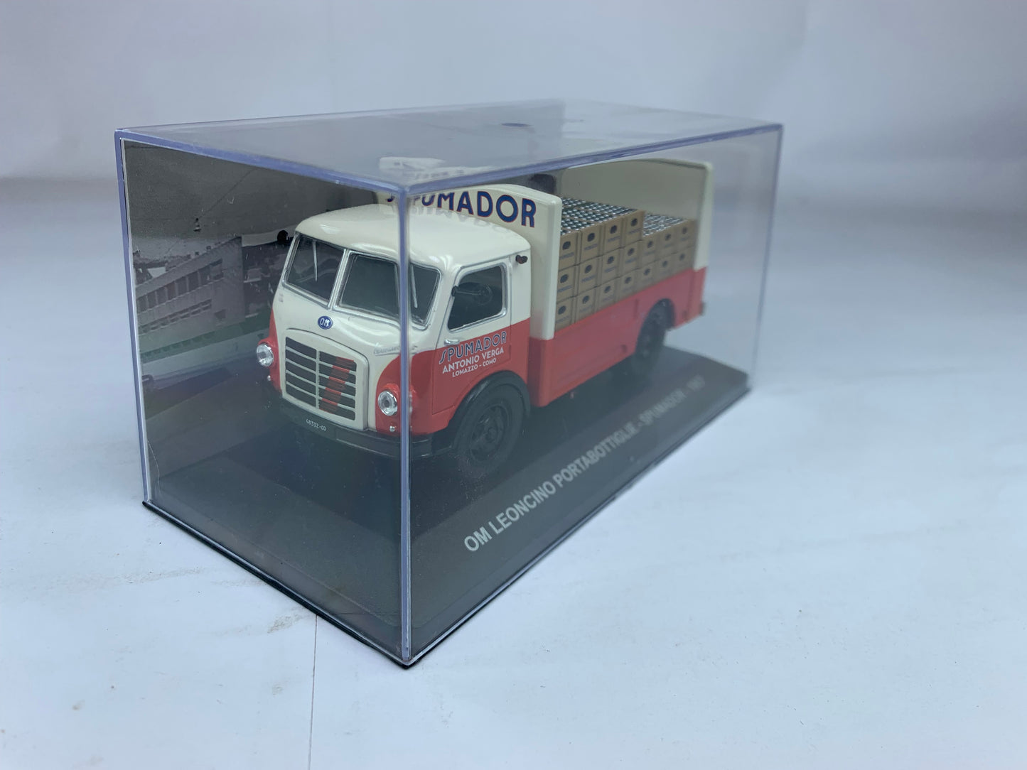 AUTOCARRO OM - LEONCINO ( SCALA 1:43 )